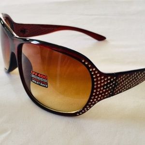 NEW FASHION SUNGLASSES. NEW.